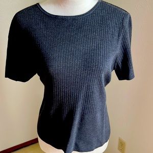 Liz Claiborne Short sleeved Y2K knit top